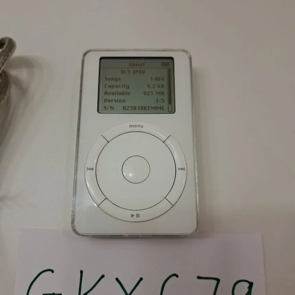 iPod Classic 1st Generation 10GB (+ New Extended Battery + Original Charger)  #1